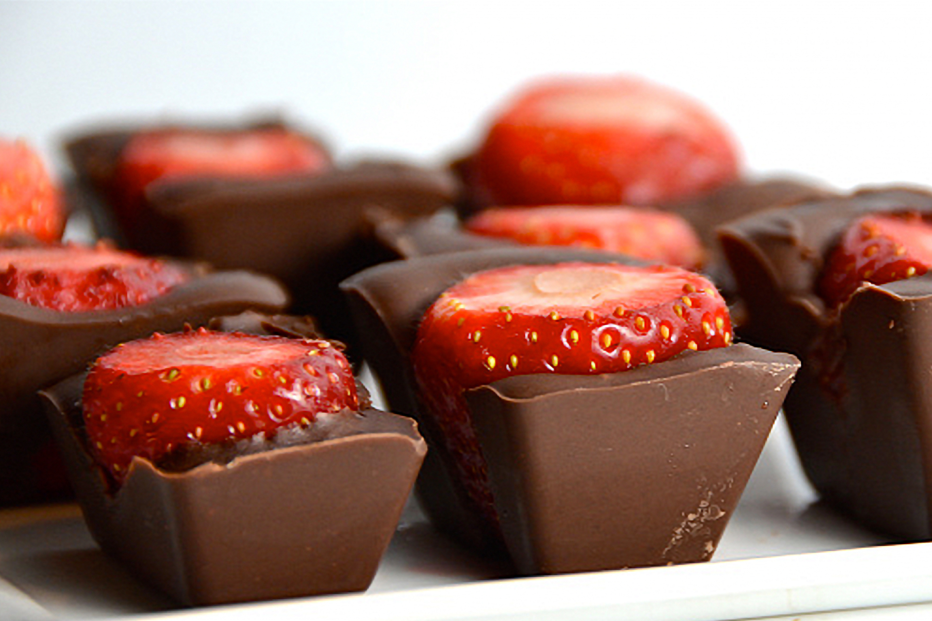 frozen-chocolate-strawberries
