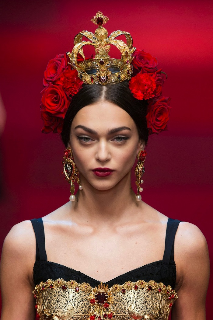 Flores + coroa no desfile Primavera Verão 2015 da Dolce & Gabbana