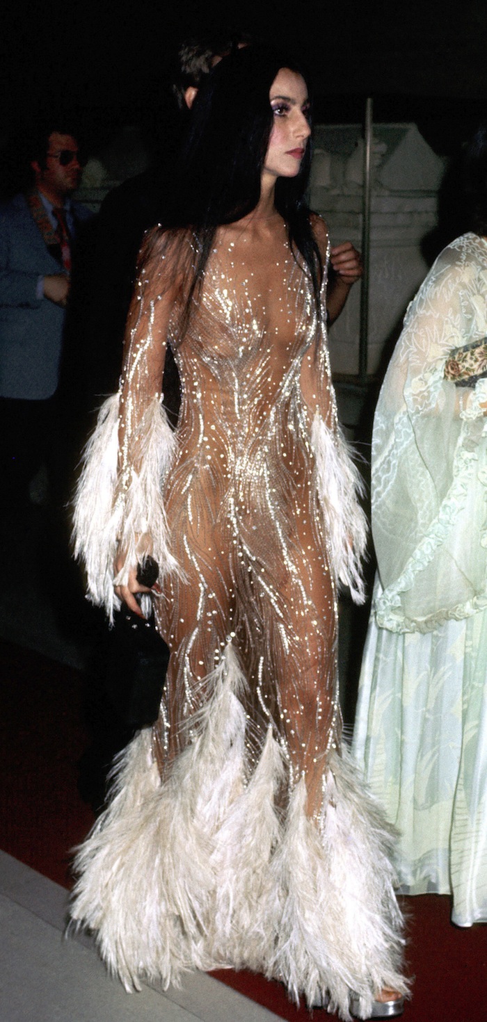A diva Cher já usava naked dress nos anos 1970