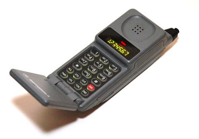 PT-550 - celular comercializado no Brasil, nos anos 1990