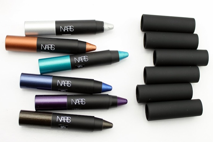 A Nars tem uma linha desses lápis de cores bem variadas