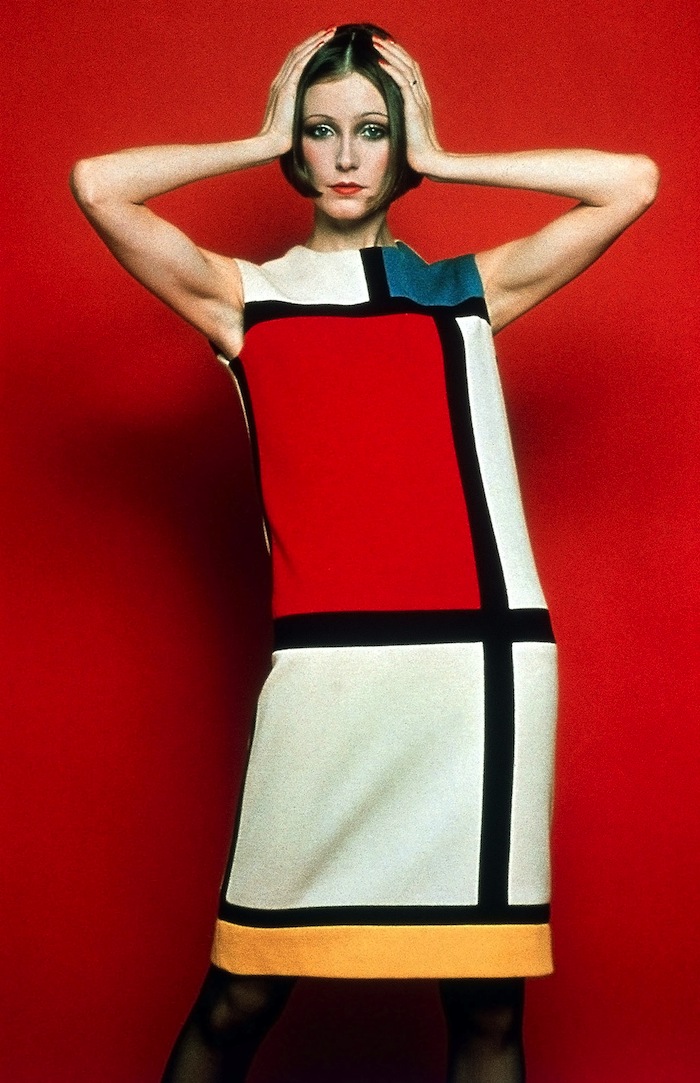 Vestido inspirado na obra de Mondrian, criado por Yves Saint Laurent em 1965