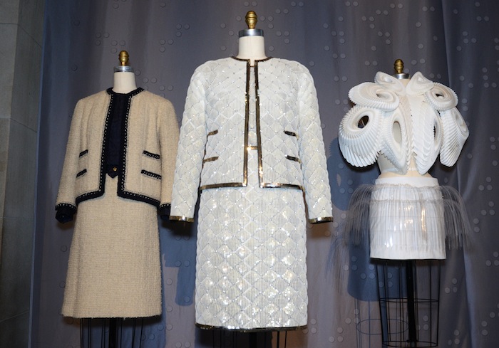 A tradição da Chanel ao lado da vanguarda da estilista Iris Van Herpen