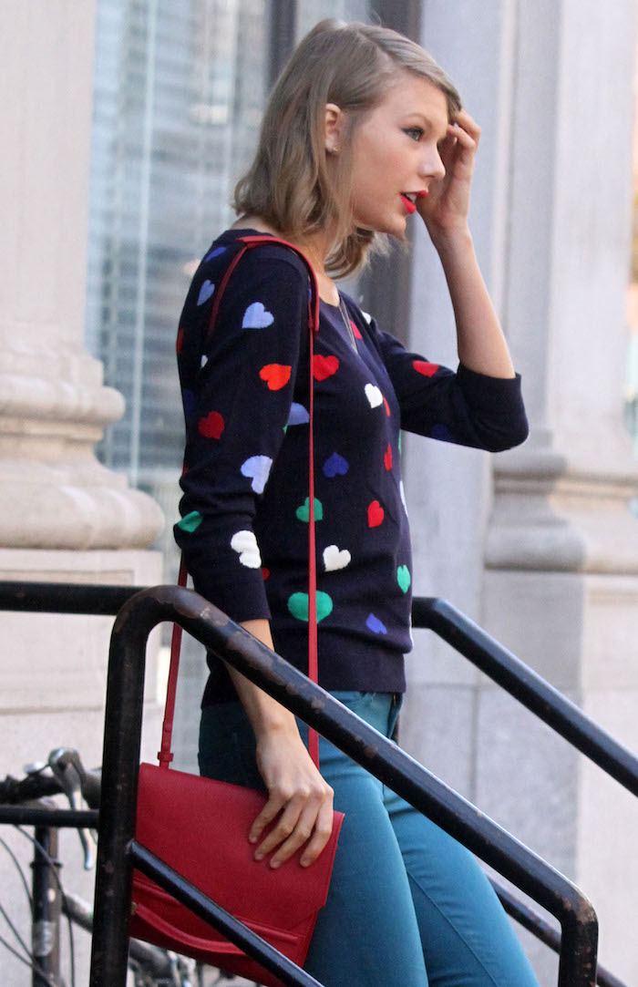 Que fofa essa blusa da Taylor Swift